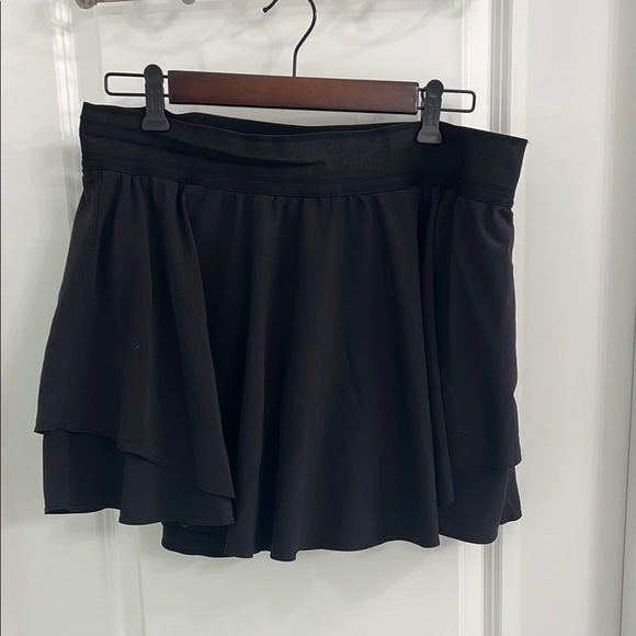 Lululemon tennis skirt - Picture 1 of 6